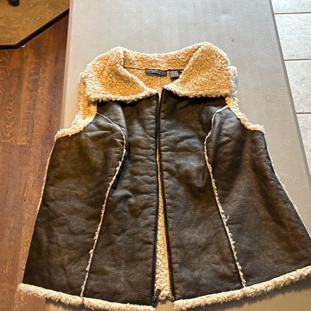 Dana Buchman Cream Textured Vest